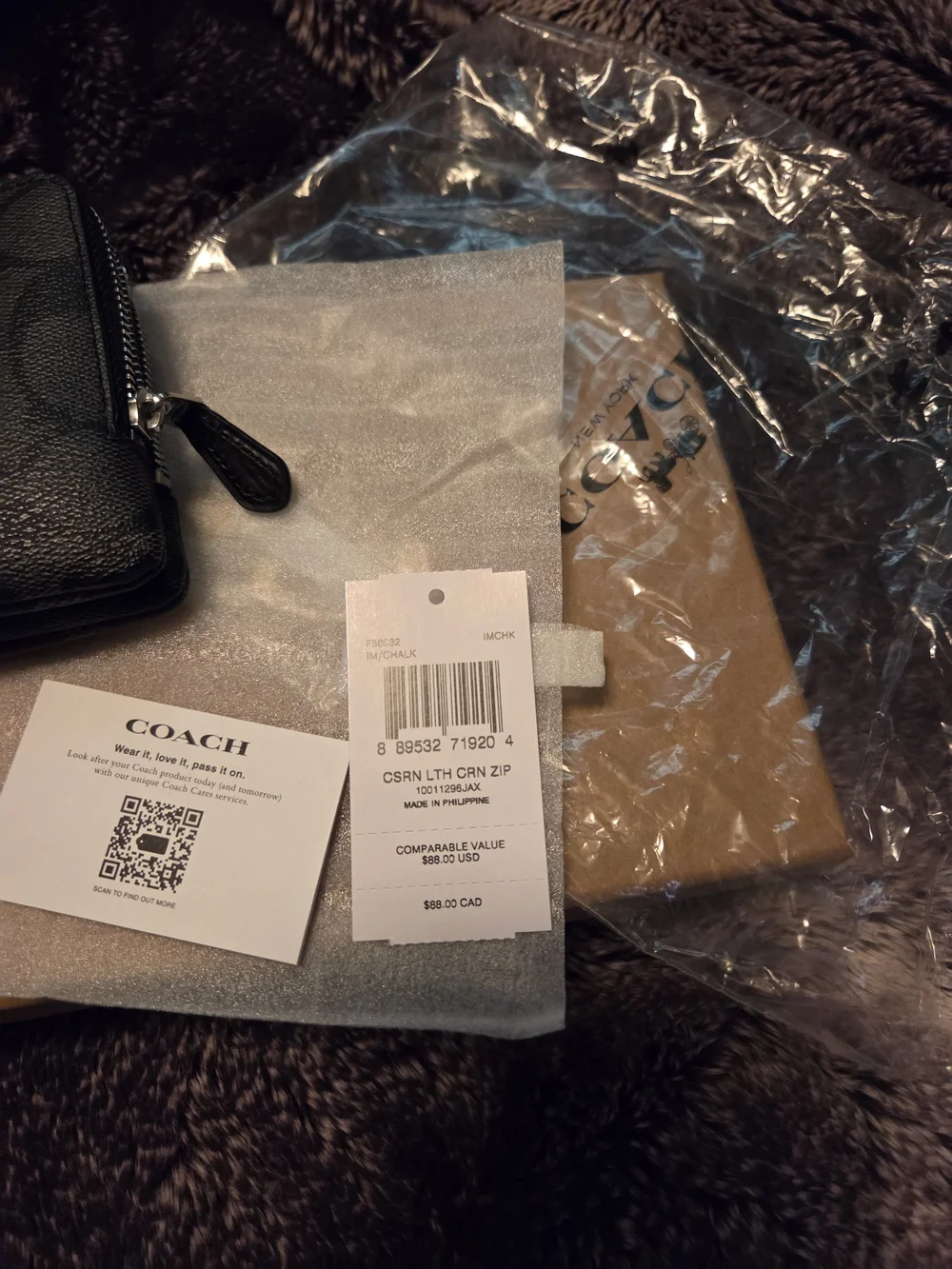 COACH Black Signature Zip Wristlet